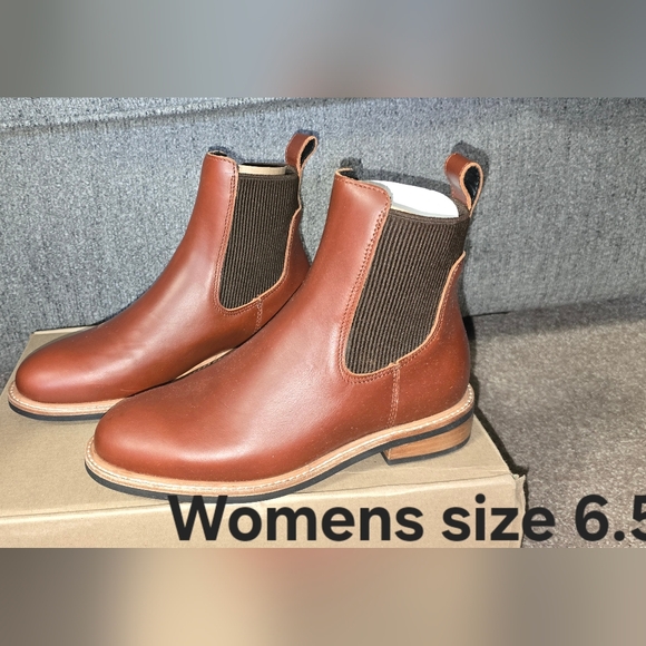 Nisolo Chestnut Leather Ankle Boots - Picture 1 of 3